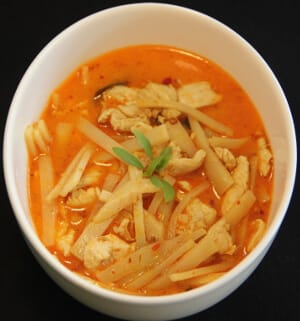 Rotes Curry mit Bambussprossen